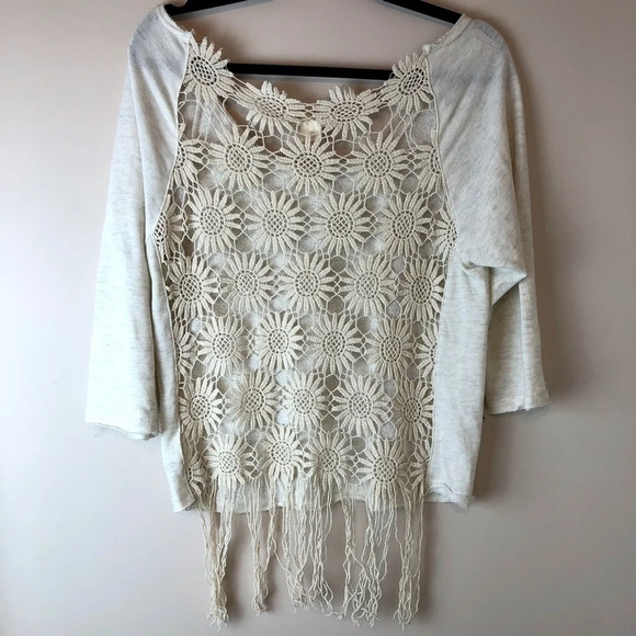 Staring at Stars | Crochet Flower Fringe Top - Picture 1 of 5